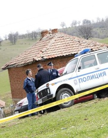 Ужас! Труп на бебе намерен в кофа, майката открита пребита