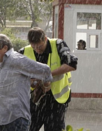 Пиян плаши деца и вади нож на полицай