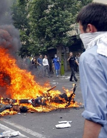 Забраняват протестите на опозицията в Иран