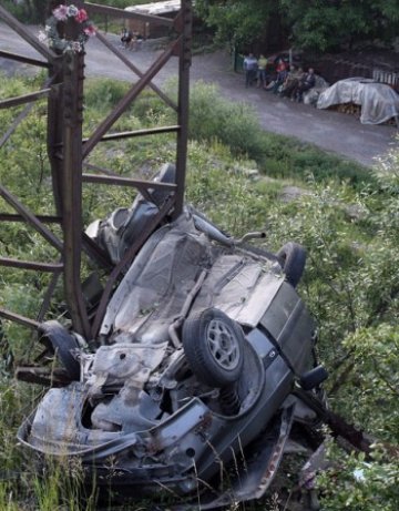 Двама загинали при катастрофи в страната