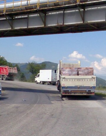 Забраняват движението на камиони в жегата