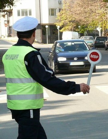 Подпийнал полицай се замеси в катастрофа