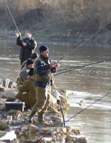 Тровят реката на пловдивчани