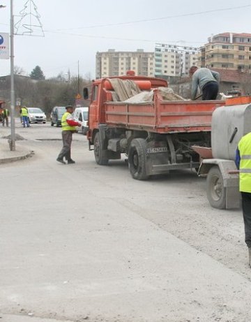 Подновяват ремонта на пътен възел Качица