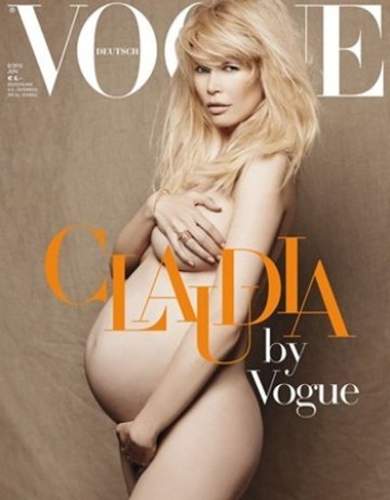 Клаудия Шифър бременна и гола във "Vogue"