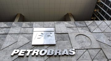 Бразилската Petrobras с най-голямата продажба на акции в историята