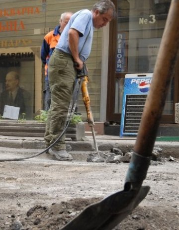 В Перник не щат да са шлосери и стругари, искат по-така