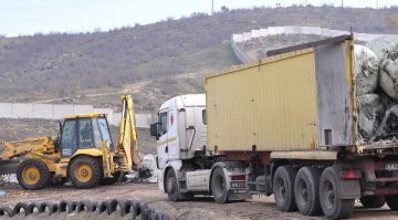 Софийските бали боклук тръгнаха към Севлиево