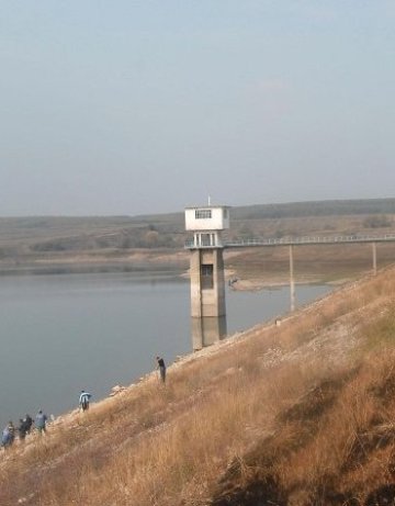 Забраниха използването на четири сгради около яз."Цонево"