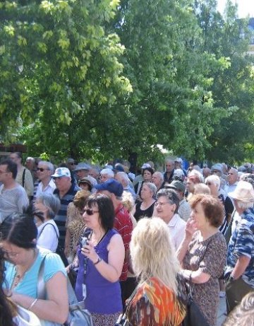 Пенсионери скочиха в Пловдив: Има геноцид срещу нас