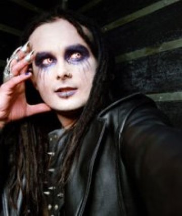 Долни имитатори изнервиха Cradle Of Filth