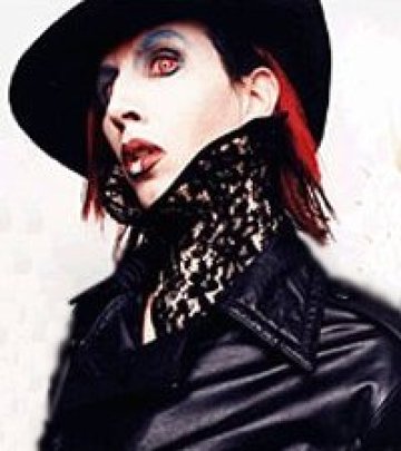 Маска от човешка кожа навлече неприятности на Marilyn Manson