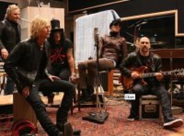 Японските власти отказаха визи на Velvet Revolver заради &quot;нечисто минало&quot;