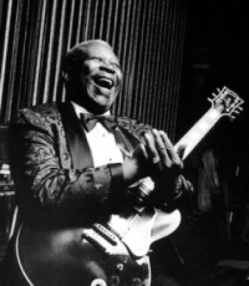 На 82 години B.B. King не забавя темпото