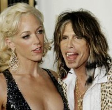 Steven Tyler предизвика смъртоносна женска схватка