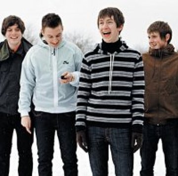 Ще има ли пореден сблъсък между Arctic Monkeys и Take That?