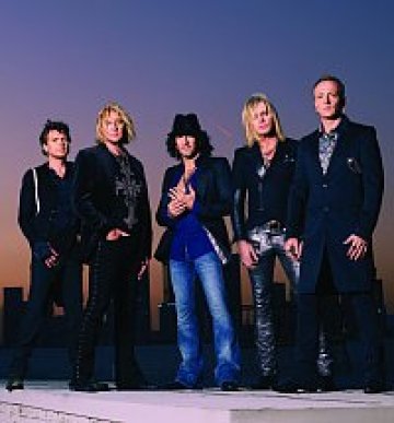 Имаме си безплатен транспорт до Def Leppard и Whitesnake