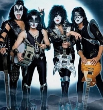 Kiss правят турне революция