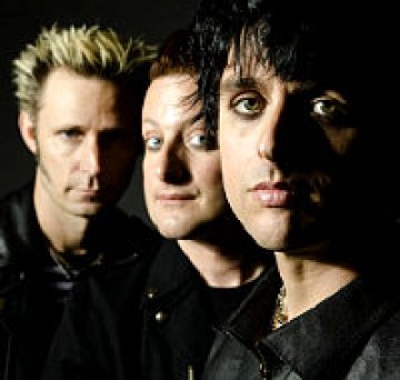 Гледай &quot;21 Guns&quot; на Green Day