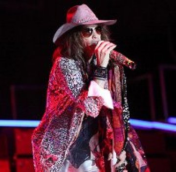 Steven Tyler май пак се друса