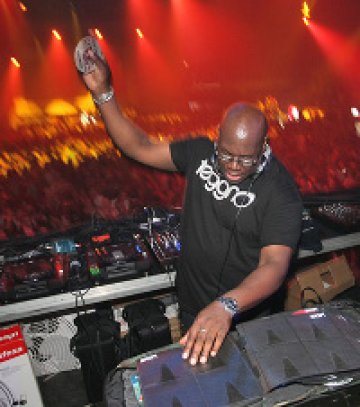 Промо билетите зa Carl Cox разграбени