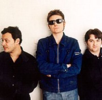 Manic Street Preachers ти подаряват ново парче