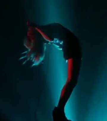 Виж новото цветно видео на Ellie Goulding