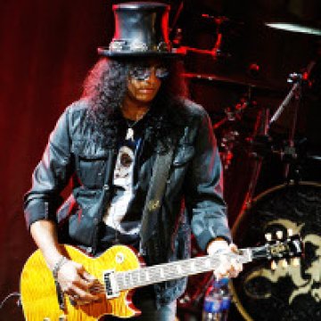 Култови китари на Slash на търг