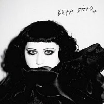 Beth Ditto копира Madonna в новото си видео