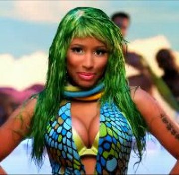 Nicki Minaj сладникава и секси в Super Bass