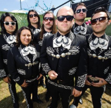 Mariachi el Bronx готвят втори албум, пускат сингъл от него