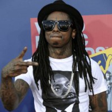 Lil Wayne се извинява за забавения си албум с Mixtape