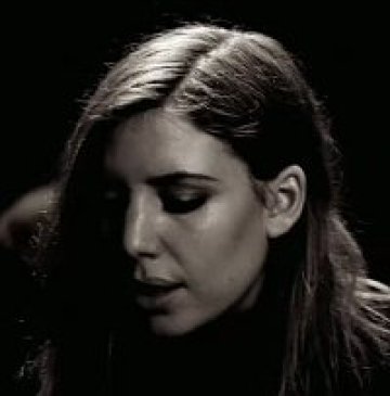 Lykke Li със страхотна акустична версия на Jerome (видео)