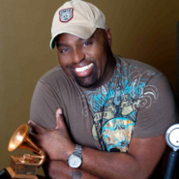 Frankie Knuckles идва в София за голямо парти