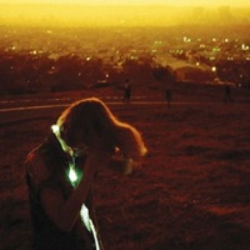 Neon Indian с безплатен микстейп