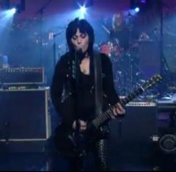 Joan Jett и Foo Fighters свириха заедно (видео)