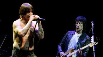 Red Hot Chili Peppers влизат в Залата на славата на рокендрола