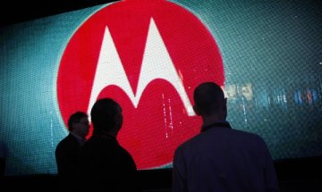 Брюксел започва разследване срещу Motorola  