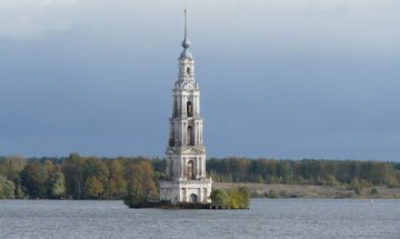 Манастирът под езерото. Едно "погребано" минало