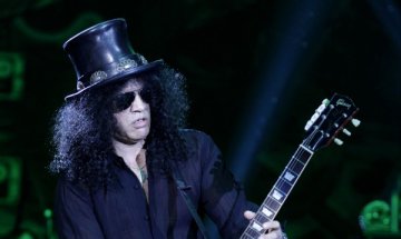 Паметен 4 февруари 2013: Slash в България!