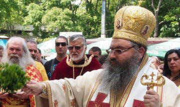 Варненската митрополия приютява бедстващи в църковен комплекс