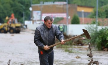 Бурята остави 19 населени места в Ловешко без ток