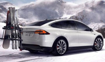 Tesla намали цената на Model X с $52 000 