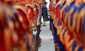 Какви хормонални промени настъпват през менструалния цикъл