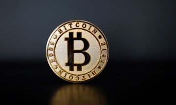 Искан, търсен, купуван... Bitcoin ще промени света? 