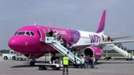 Самолет на Wizz Air не успя да кацне в София и се върна до Будапеща