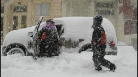 Снежна буря връхлетя САЩ