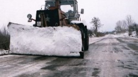 Сняг затрупа България