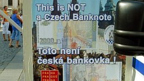 Шмекери дават на наивни туристи стари БГ левове вместо чешки крони