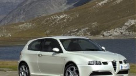 Обновената Alfa Romeo 147 ще блесне в Париж